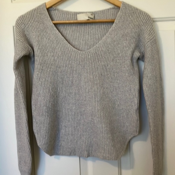 Wilfred Sweaters - Wilfred women’s merino wool Wolter V neck sweater, grey (Heather birch)  Size XS